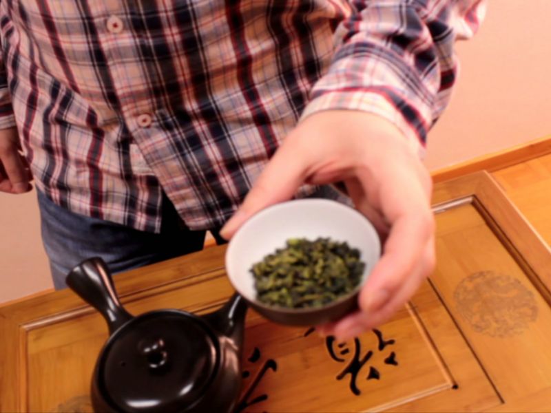Čínsky polozelený čaj Tie Guan Yin
