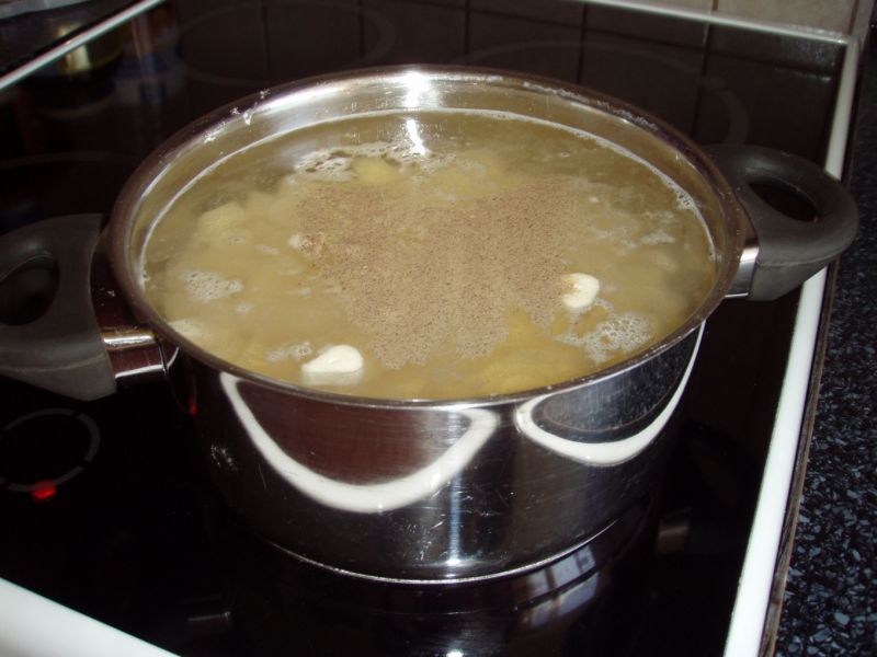 Rýchla cesnakovo-krémová polievka